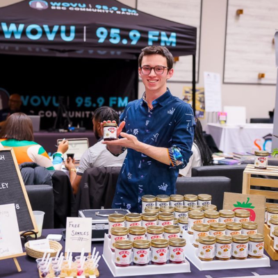 Young-Entrepreneur-Market-1-400x400